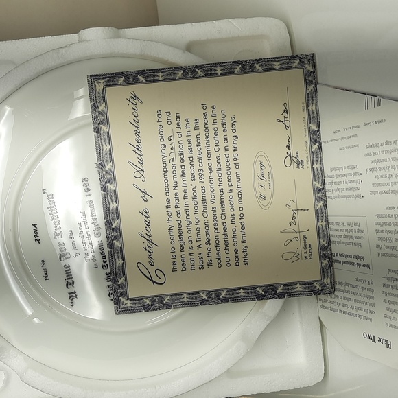 Plate from "Tis the Season: Christmas 1993" by Jean Sias. - Picture 3 of 3